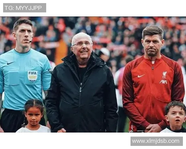 足球明星化身老年人展现人生智慧与幽默风采的精彩表演 足球明星化身老年人展现人生智慧与幽默风采的精彩表演