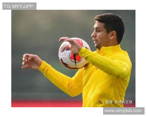 十位足球明星的传奇故事与他们在绿茵场上的辉煌成就揭秘